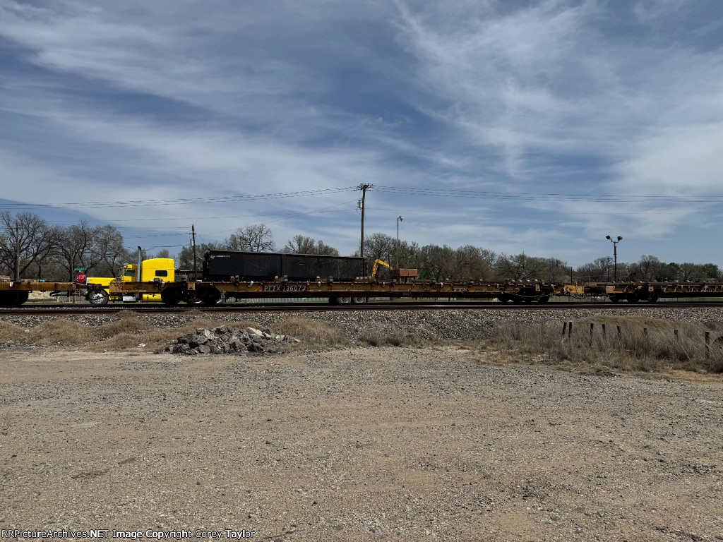 PTTX 136073